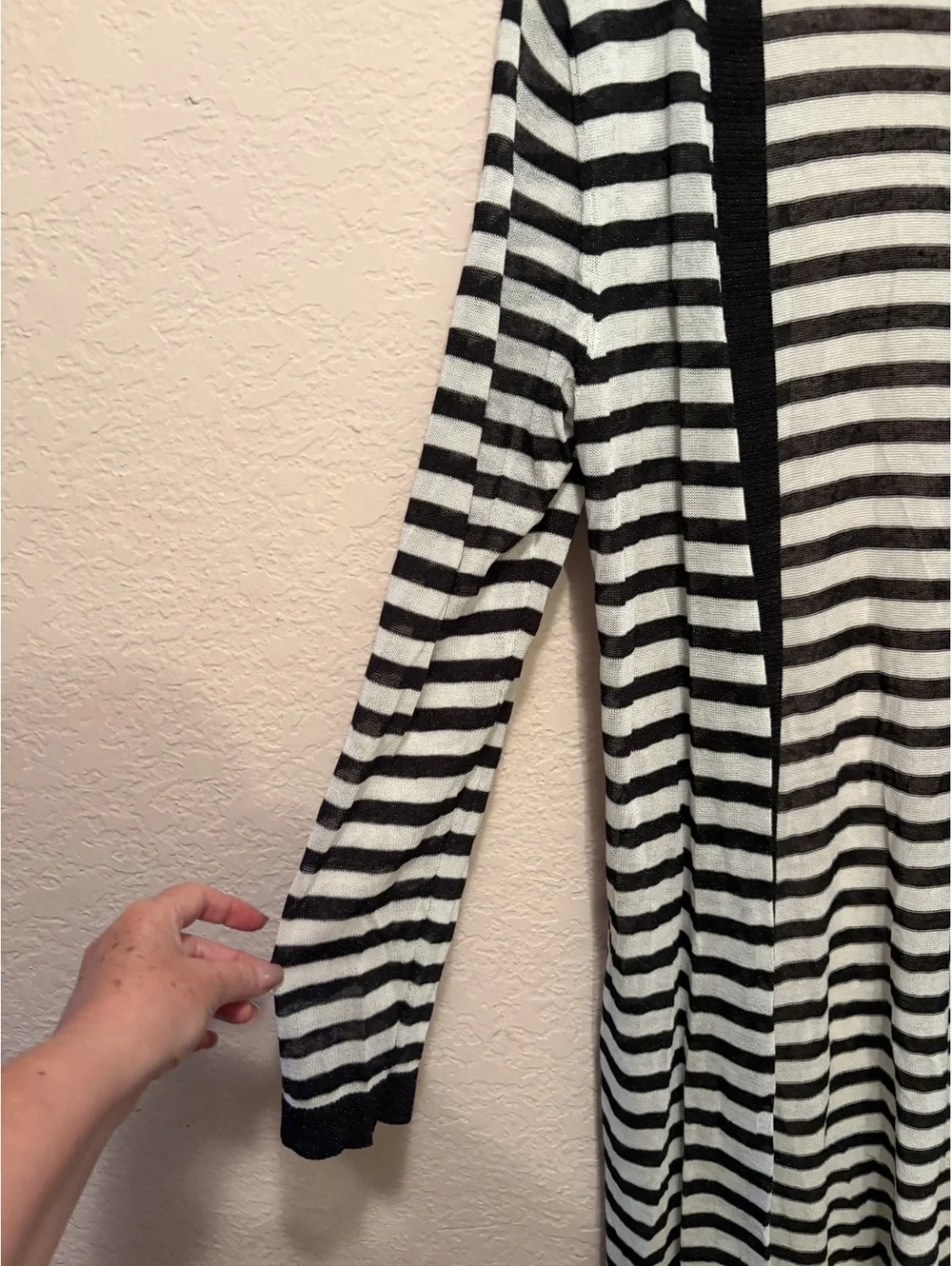 Long Black and White Striped Open Front Cardigan‎